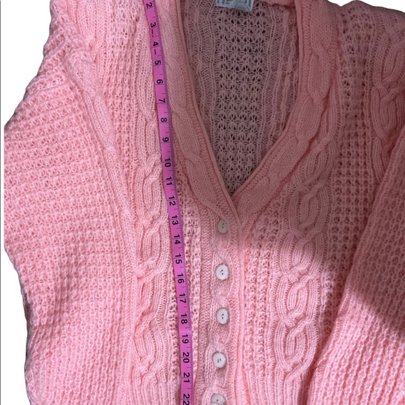 Vintage V-Neck Buttoned Cardigan Pink - Picture 9 of 11